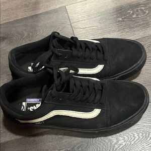 Vans Men's Classic Black and White Sneakers